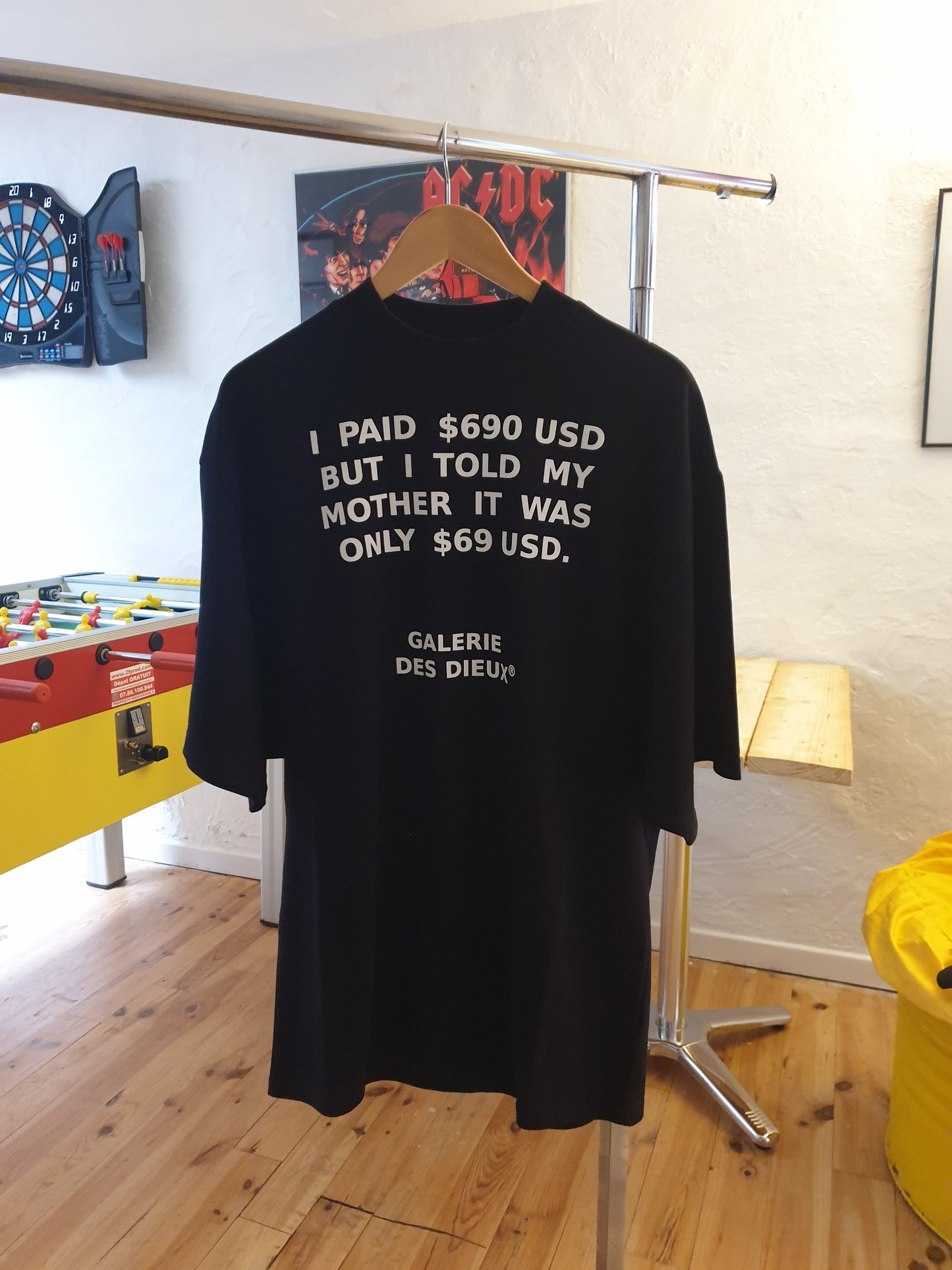 $ 690 USD // Black Tee